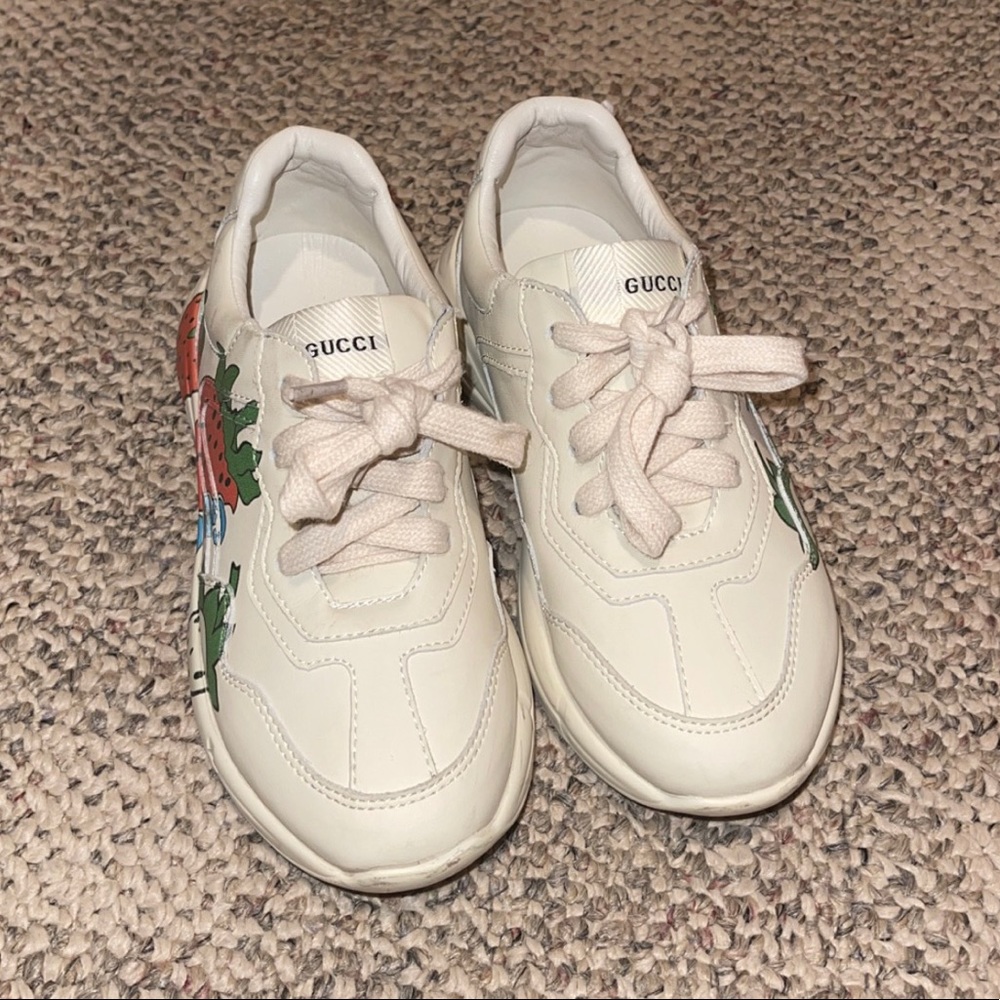 Gucci Shoes - Picture 2 of 3